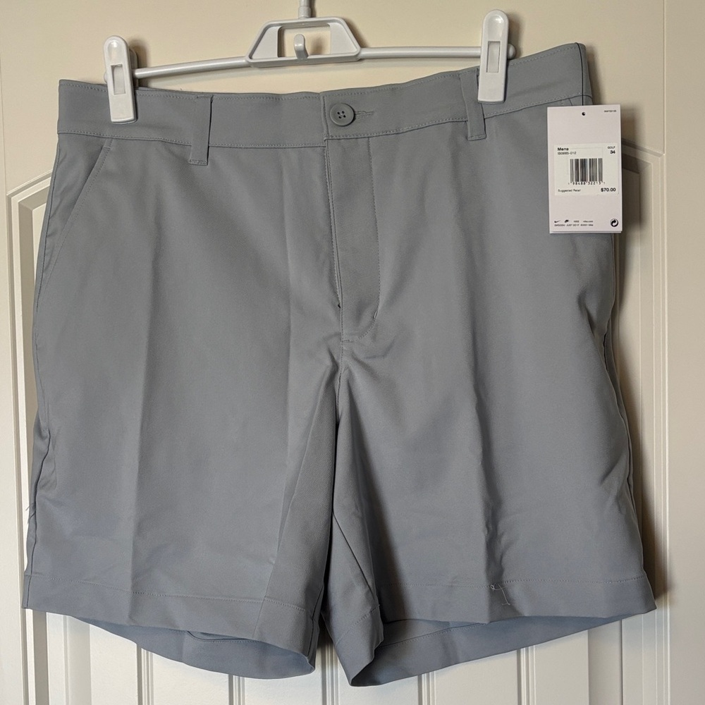 Nike Men's Gray Flat-Front Golf Shorts